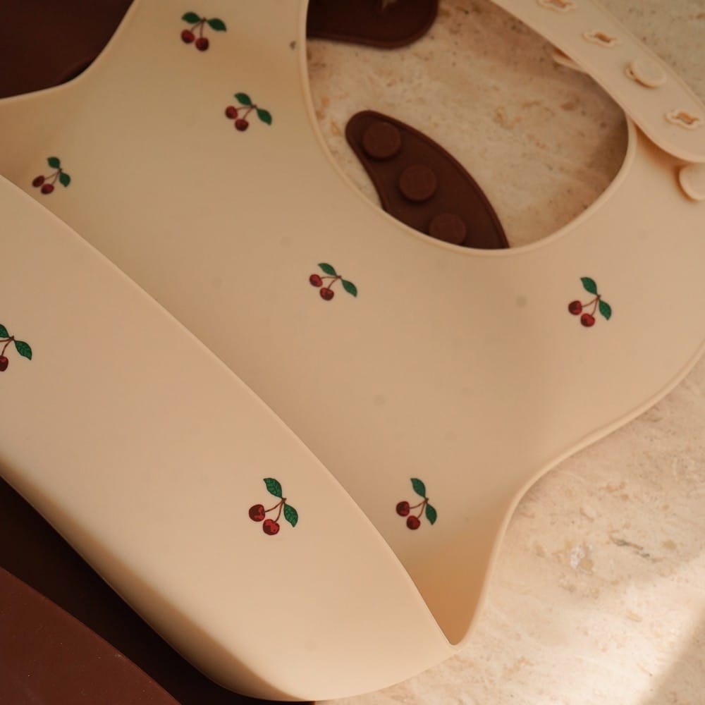 Lot de 2 bavoirs à poche Cherry (Konges Slojd) - Couverture