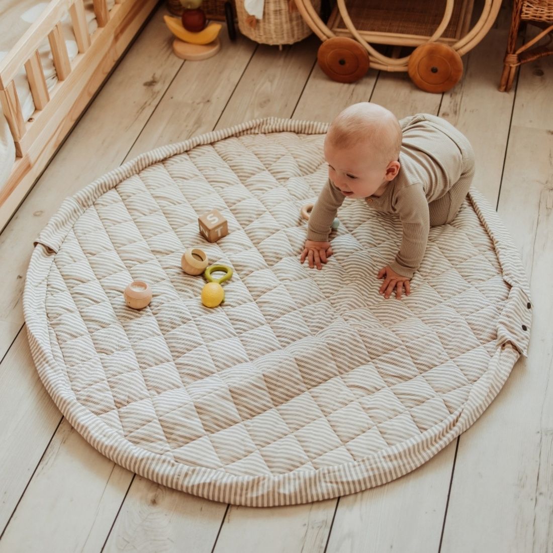 Tapis de jeu 2 en 1 Noomad Organic Soft Stripes Blue (Play&Go) - Couverture