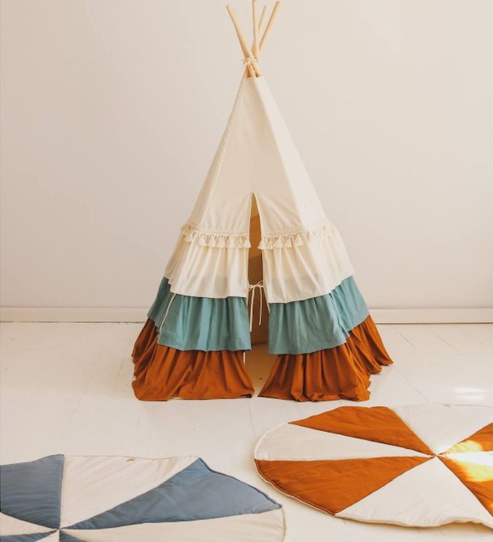 Tente tipi cirque avec volants et tapis (Moi Mili) - Couverture