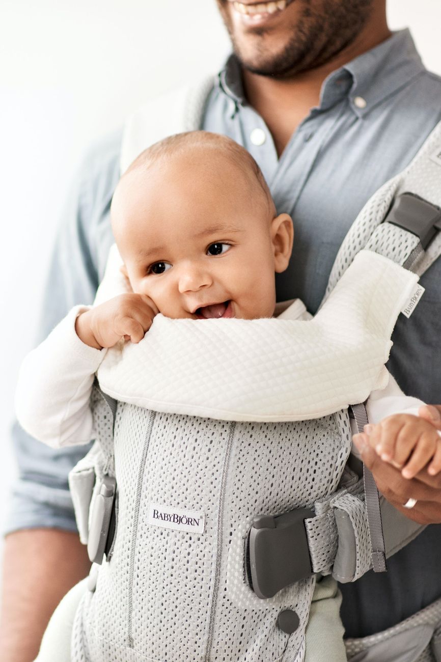 Bavoir pour Porte-bébé One - Blanc (BabyBjörn) - Couverture