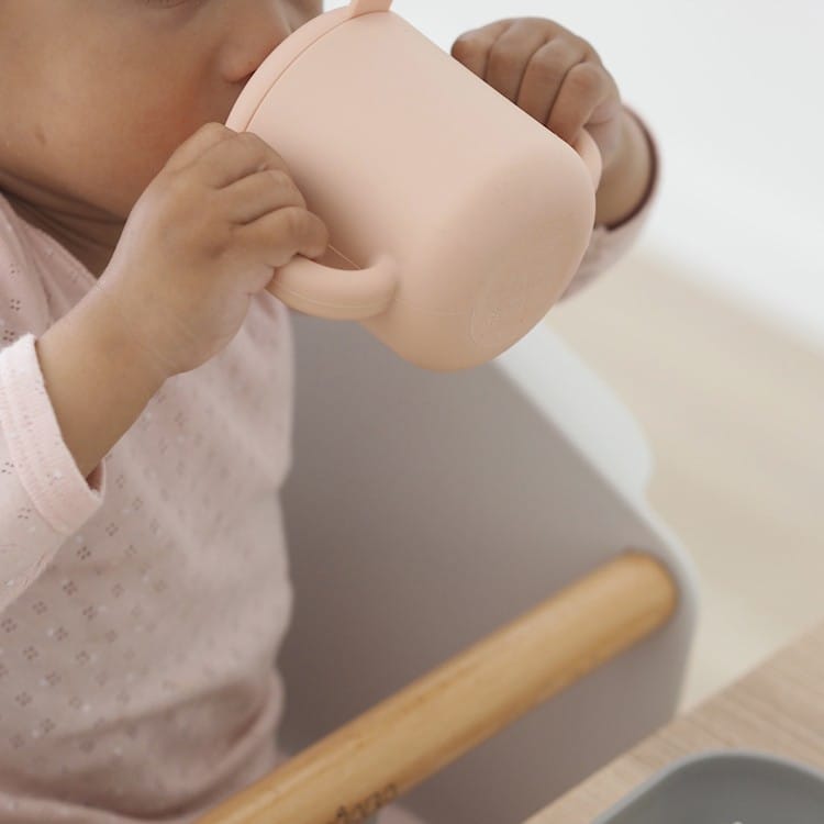 Tasse d'apprentissage en silicone (Béaba) - Couverture