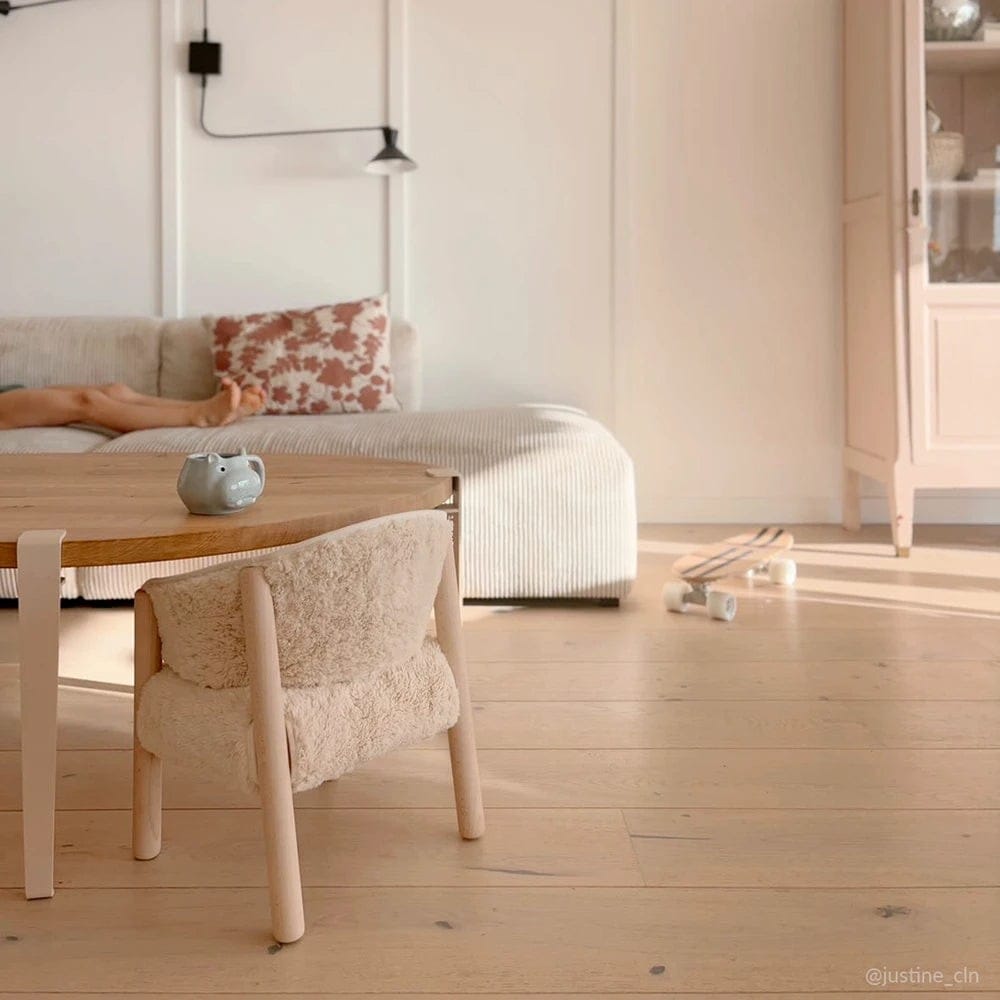 Chaise SABA Fur Milk (Charlie Crane) - Couverture