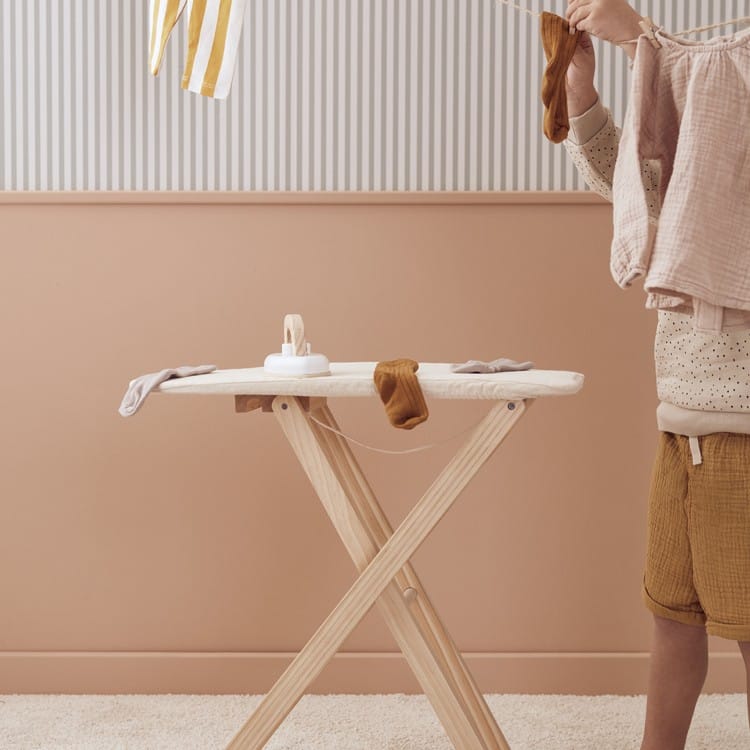 Table et fer à repasser en bois Kid's Hub (Kid's Concept) - Couverture