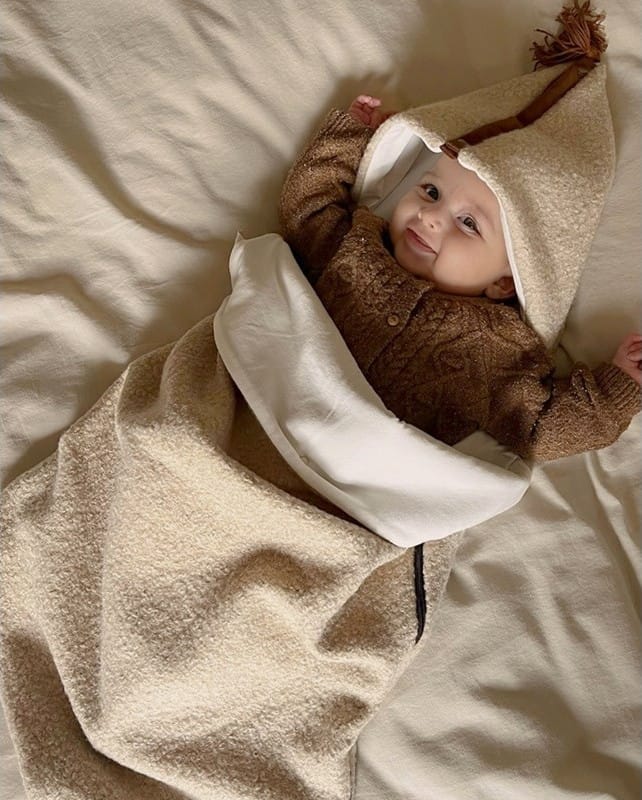 Nid d'ange bébé moumoute beige (Maison Mazarine Et Moi) - Couverture