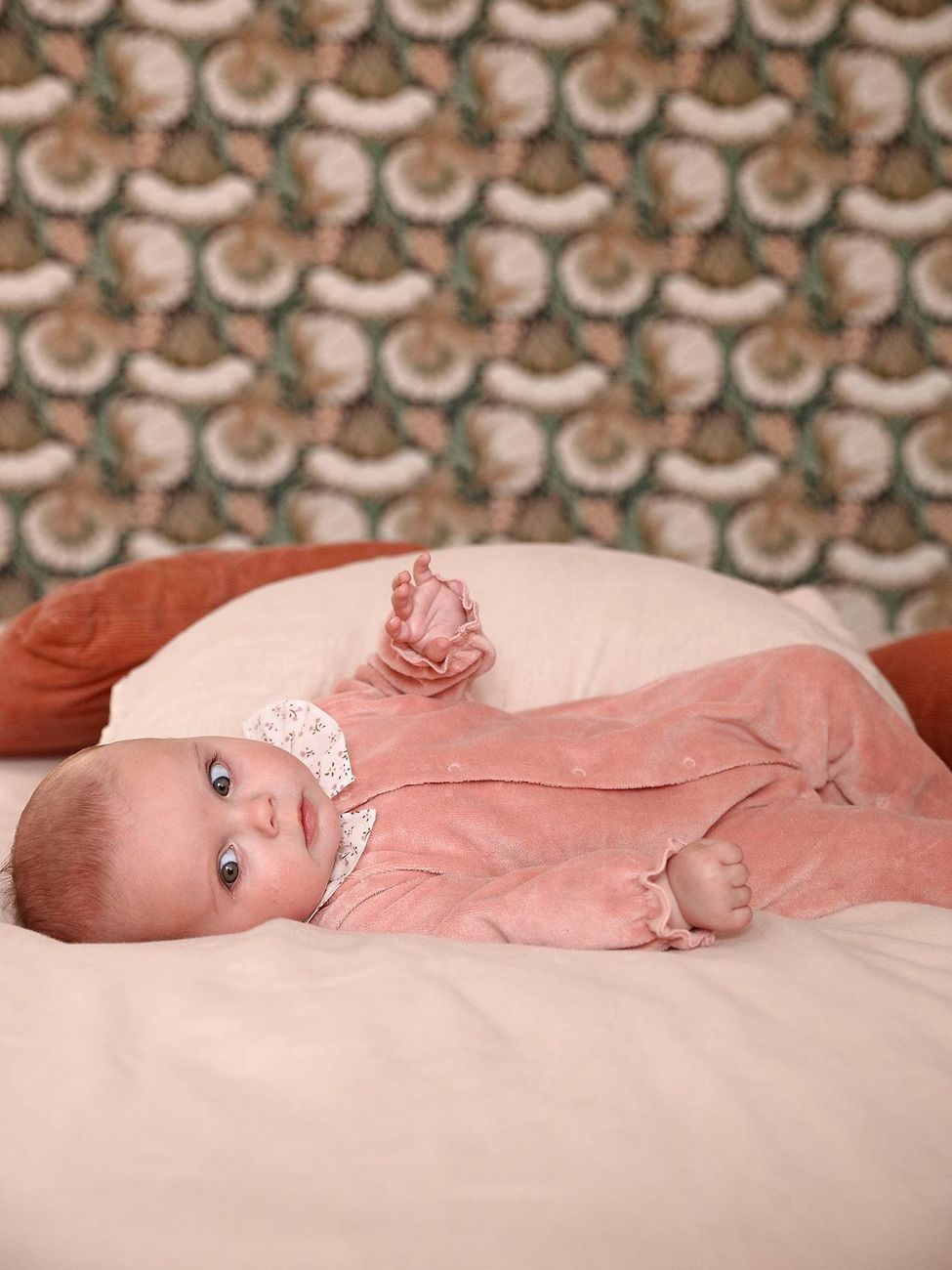Pyjama bébé fille velours collerette imprimée rose poudré (Vertbaudet) - Couverture