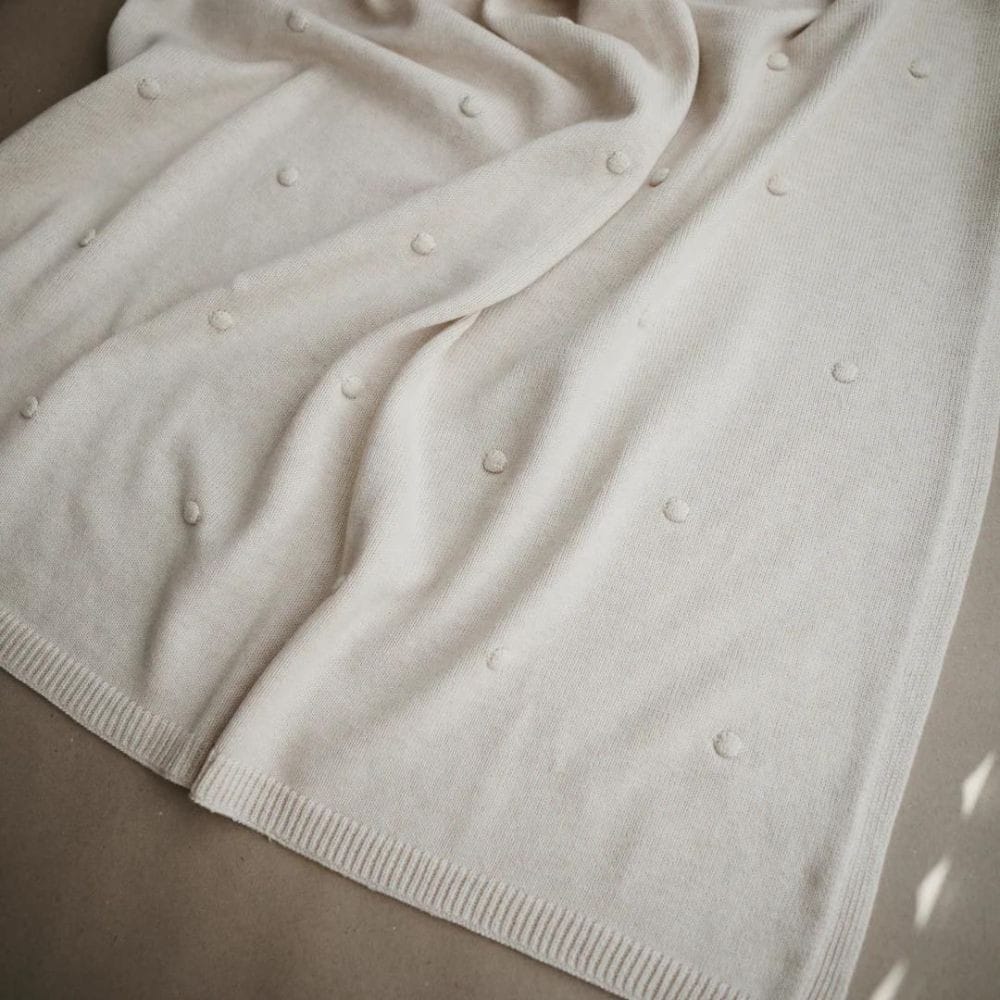 Couverture tricotée en coton bio Textured Dots Off White (80 x 100 cm) (Mushie) - Couverture