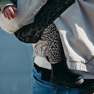 Porte-bébé pour Grand Enfant - Léopard Gris (Wildride) - Couverture