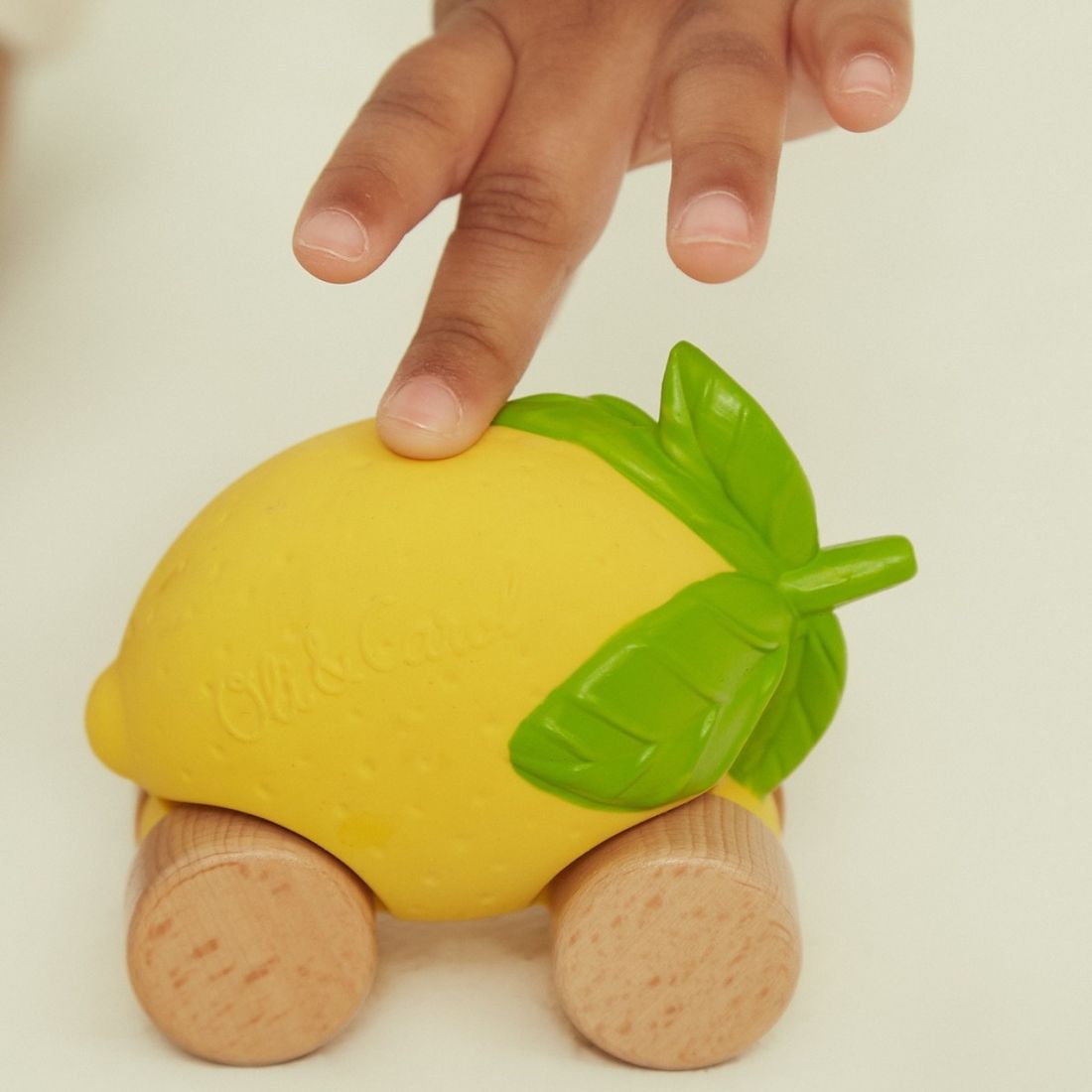 Oli & Carol - Voiture et jouet de dentition Lou citron