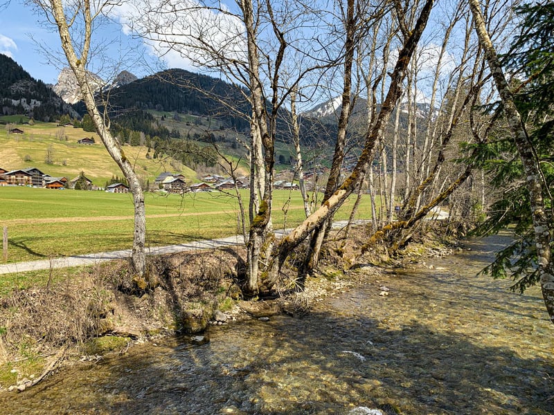 Balade en bord de Dranse en famille