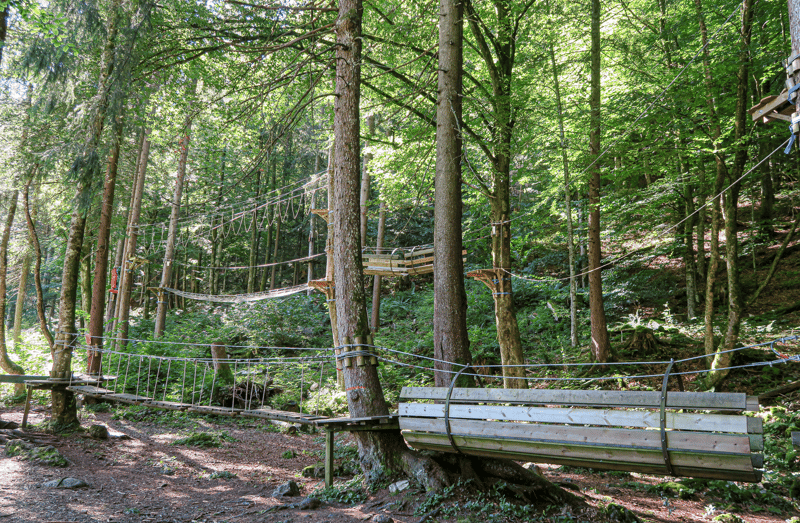 Parcours aventure en famille dans le Larzac